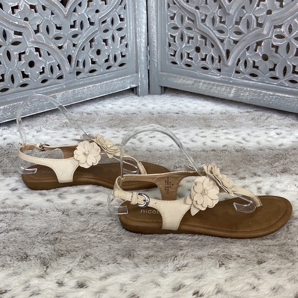 Nicole tan cream vegan leather floral sandals size 6 boho chic resortwear summer - Picture 9 of 12